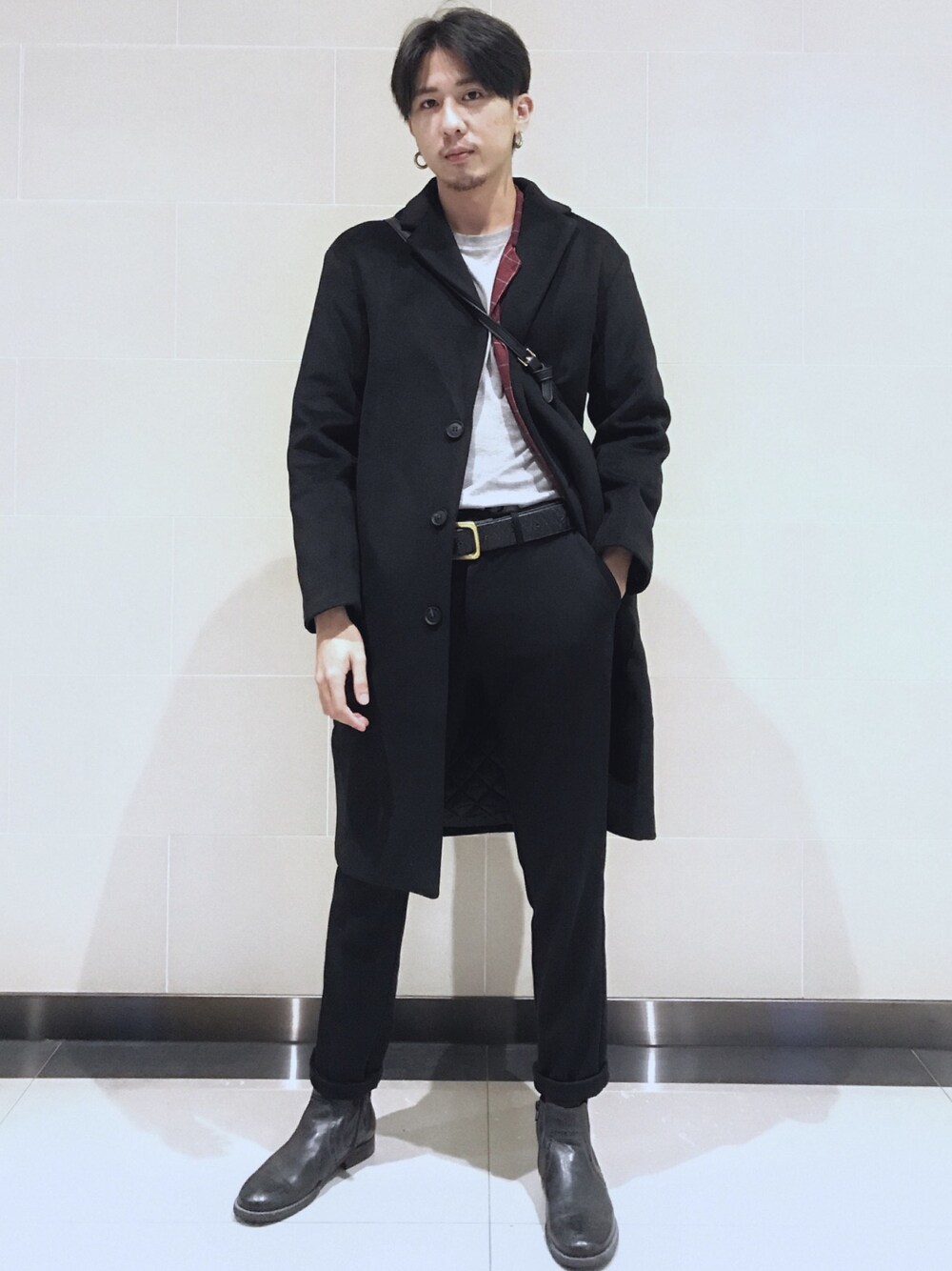 「GUのアイテム（スラックス、ブルー系）」を使った、ハンハンさん（メンズ・173cm）の冬コーディネートの1枚目の写真
