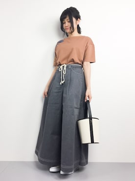 「JEANASIS（ジーナシス）のアイテム（チノパンツ）」を使った、ヤギさん（レディース・159cm）の春コーディネート