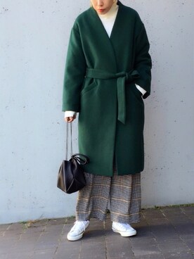 ノーカラージャケットを使ったモスグリーンの人気ファッション
