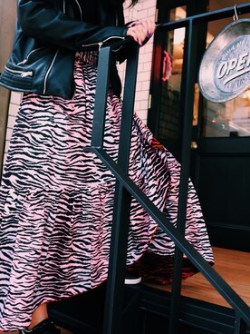 「H&M（エイチ・アンド・エム）のアイテム（裙子、ピンク系）」を使った、Miyabiさん（レディース・156cm）の秋コーディネート