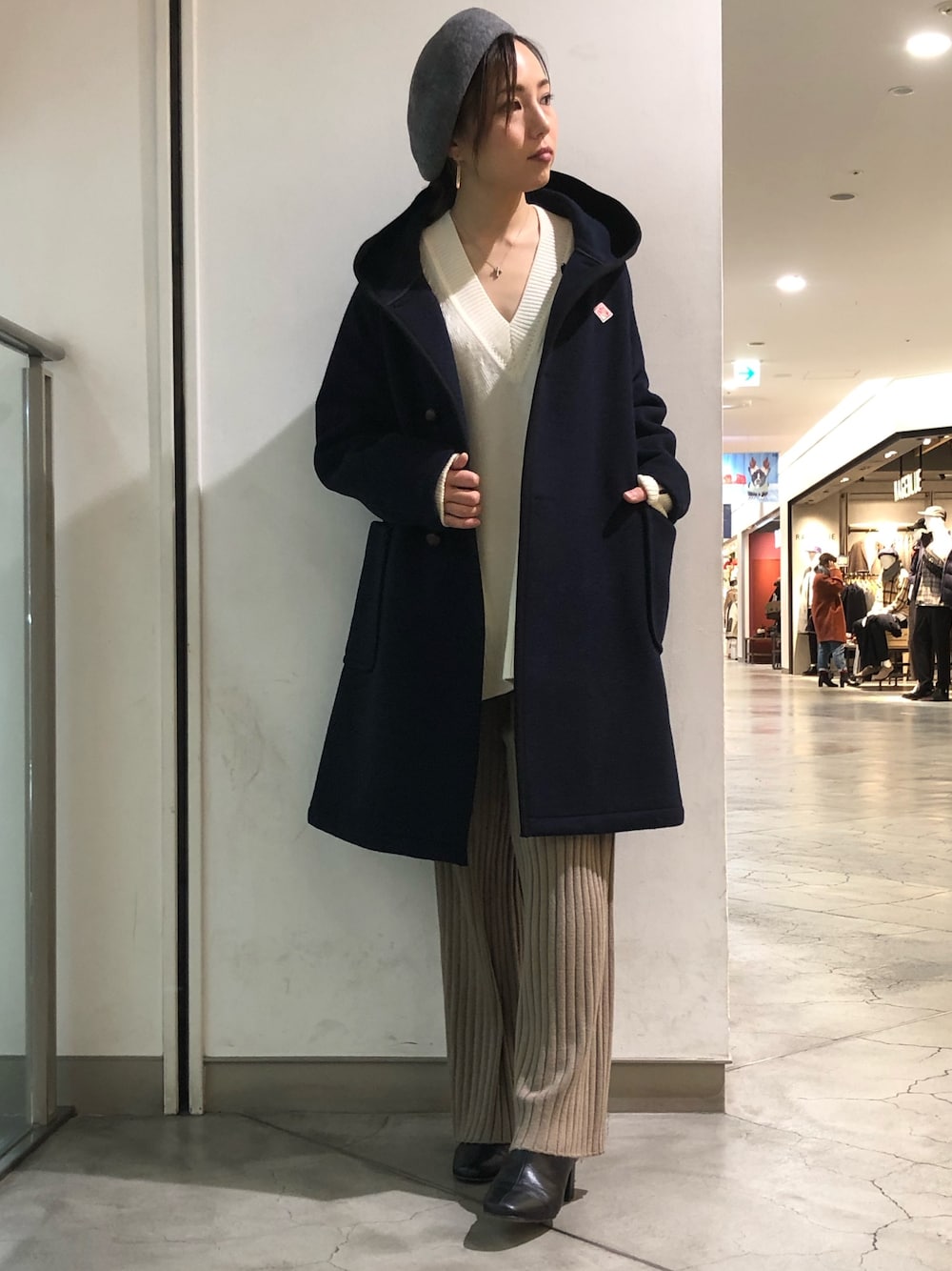 極美品 ダントン Bshop ウールモッサフードコート ゆったり フード付き 極美品 ダントン Bshop ウールモッサフードコート ゆったり フード付き