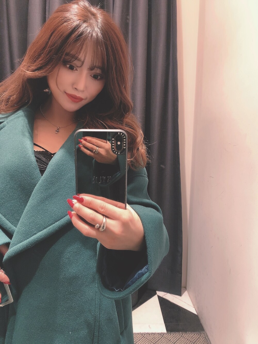 「グリーン、個性派、アウター、ビックカラー、ootd、きれいめコーディネート、女子会、オトナカジュアル、秋冬コーデ、クリスマス」｜「ENVYMのビックカラーベルトＣＴ（ピーコート、グリーン系）」を使った、akariさん（レディース・156cm）の秋コーディネートの1枚目の写真