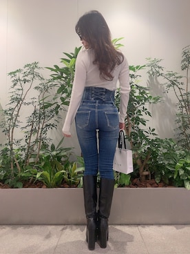 「タイトシルエット」｜「アイテム（ブーツ）」を使った、akariさん（レディース・156cm）の冬コーディネート