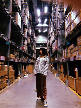 「MONKI（モンキ）のアイテム（トレンチコート）」を使った、木子人一さん（レディース・166cm）の春コーディネート