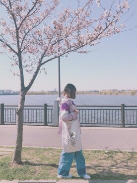 「デカバッグ」｜「アイテム（その他）」を使った、kana🐸さん（レディース・164cm）の春コーディネート