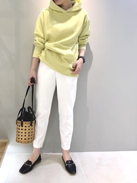 「FONCE（フォンセ）のアイテム（パンツ）」を使った、aoiさん（レディース・164cm）の春コーディネート