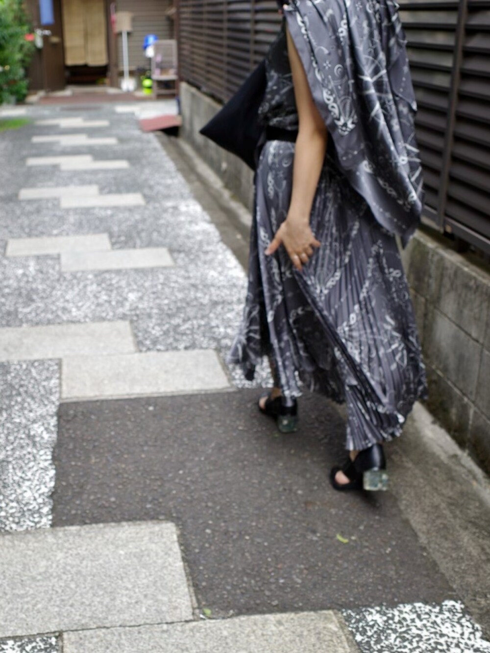 Sacaiのワンピース（グレー系）を使った人気ファッション