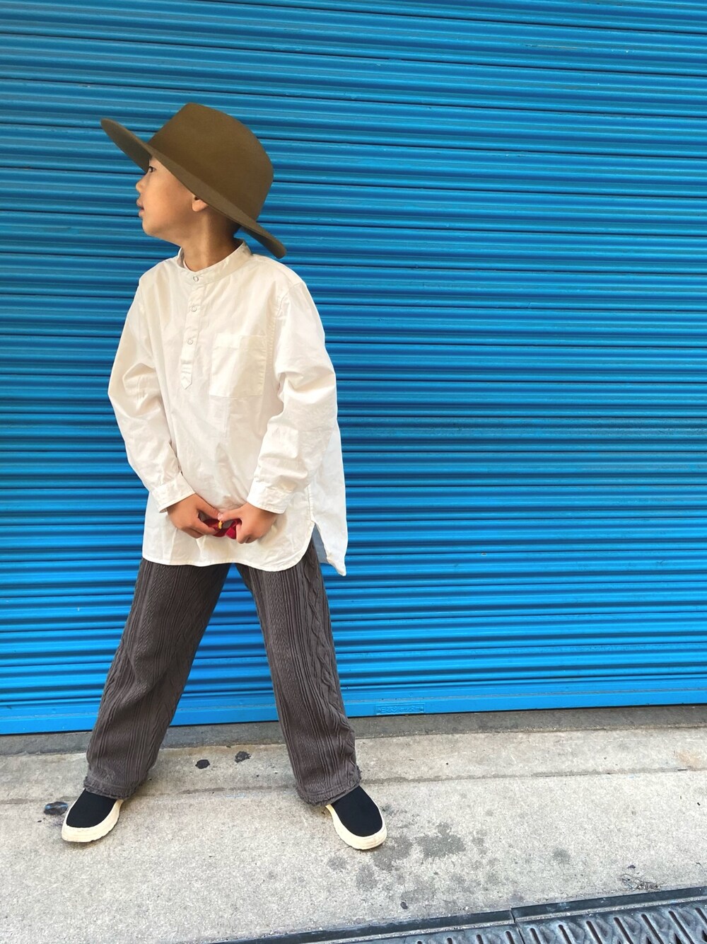 「SEVENDAYS=SUNDAYのアイテム（シャツ/ブラウス、ホワイト系）」を使った、kaori19870105さん（キッズ・122cm）の秋コーディネートの1枚目の写真