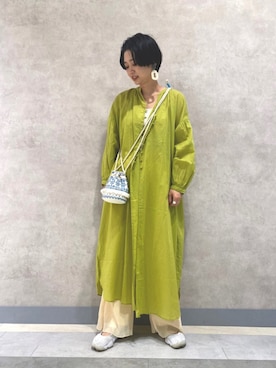 「おおぶりピアス」｜「アイテム（スニーカー）」を使った、bayaさん（レディース・160cm）の春コーディネート