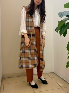 「バーバリー」｜「アイテム（その他アウター）」を使った、Junoさん（レディース・162cm）の秋コーディネート