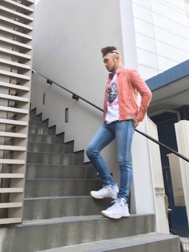 「アイテム（ライダースジャケット、ピンク系）」を使った、neonさん（メンズ・177cm）の春コーディネート