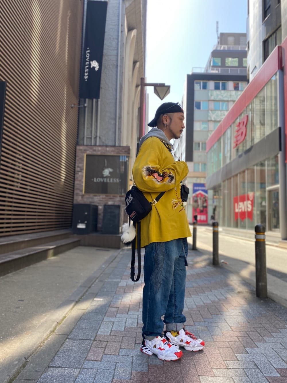 「KENZO、reebok、spring、street、LOVELESS、春コーデ、fukuoka、ラブレス、doublet」｜「doubletの【doublet】MEN BITING EMBROIDERY THERMAL SHIRT 20SS24CS146（その他トップス、イエロー系）」を使った、neonさん（メンズ・177cm）の春コーディネートの1枚目の写真