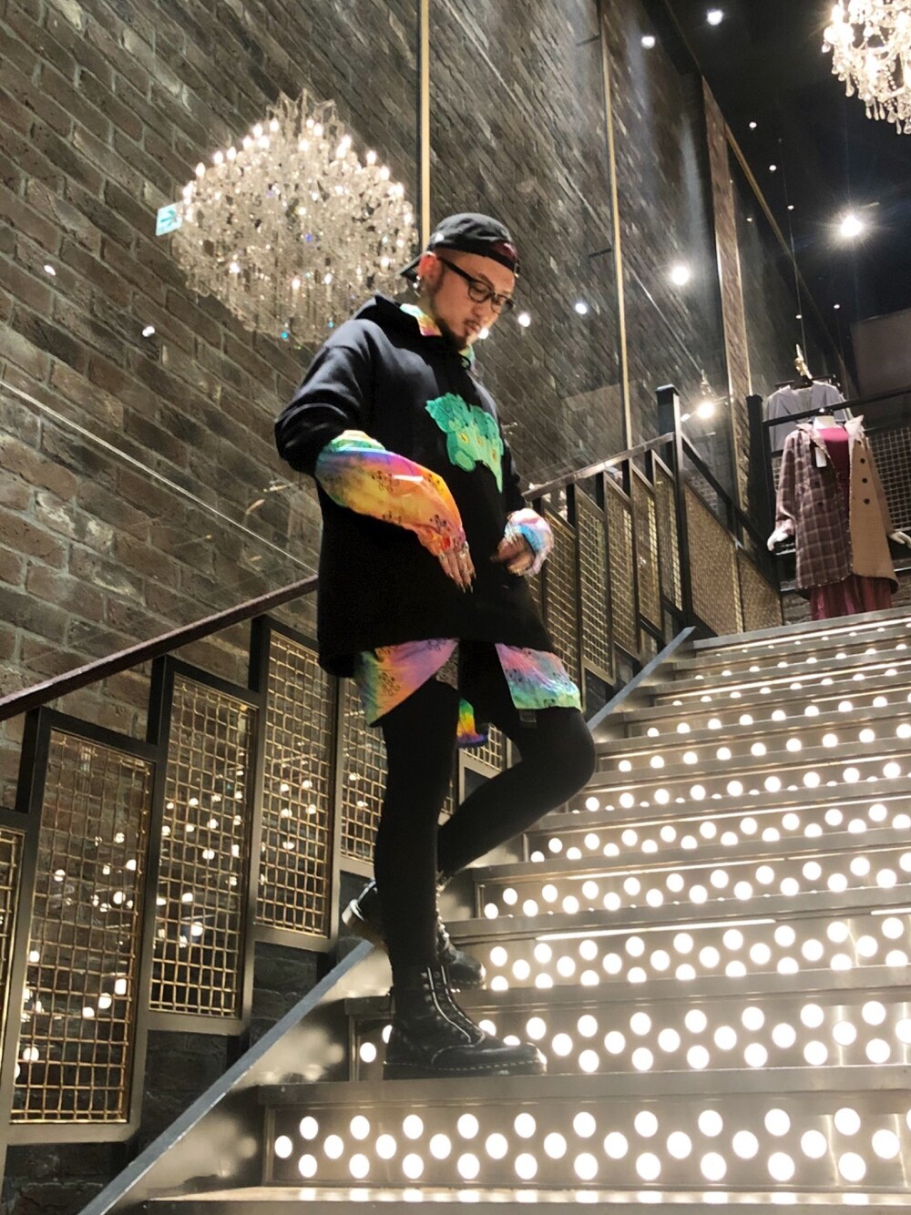 「秋のコーデ、Dr.Martens、冬コーデ、LOVELESS、MSGM、ラブレス、doublet」｜「LOVELESSのベルクロ　キャップ（キャップ、ブラック系）」を使った、neonさん（メンズ・177cm）の秋コーディネートの1枚目の写真