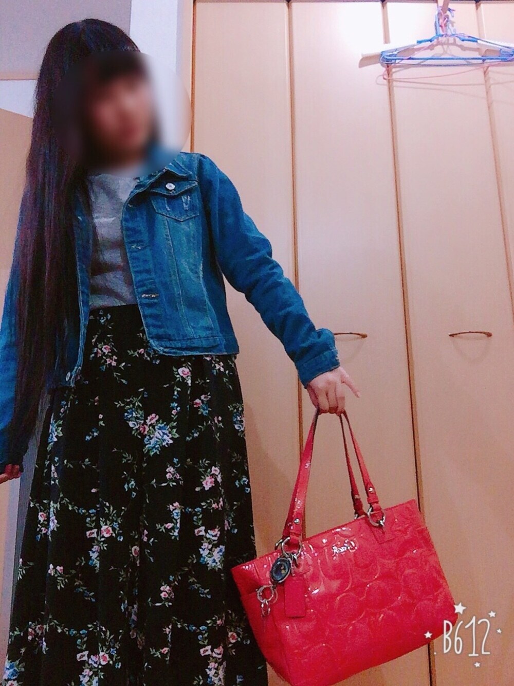 「大人コーデ、花柄、しまむら、COACH、WEGO、グレー、JK3」｜「勝手にママの着た笑のアイテム（デニムジャケット、ブルー系）」を使った、-W-さん（レディース・150cm）の春コーディネートの1枚目の写真