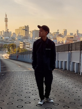 「AVIREX（アヴィレックス）のライトコーチジャケット/LIGHT COACH JACKET（ジャケット/アウター、ブラック系）」を使った、りる ぽんぷさん（メンズ・170cm）の冬コーディネート