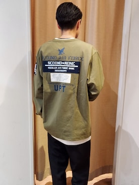 「AVIREX（アヴィレックス）のセカンドエアフォース クルーネックTシャツ/L/S 2nd. AIR FORCE PATCH  CREW NECK T-SHIRT（Tシャツ/カットソー、グリーン系）」を使った、りる ぽんぷさん（メンズ・170cm）の冬コーディネート