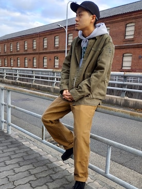 「AVIREX（アヴィレックス）のAVI-L/S USED WASH CA（シャツ/ブラウス、グリーン系）」を使った、りる ぽんぷさん（メンズ・170cm）の冬コーディネート