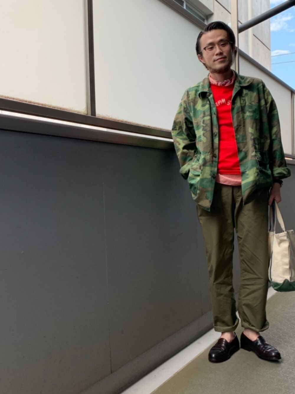 「45R、45rpm、めがね、革靴、大人カジュアル、ファッションの力を信じよう、今日のコーデ、春コーデ、ベイカーパンツ、ワントーンコーデ」｜「JINSの【FREAK'S STORE×JINS -Combination Airframe MEN-】（メガネ、ブラウン系）」を使った、うえすさん（メンズ・172cm）の春コーディネートの1枚目の写真