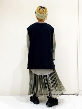 「JEANASIS（ジーナシス）のシアーシャイニープリーツスカート/876109（スカート）」を使った、柴さん（レディース・155cm・20代）の春コーディネート