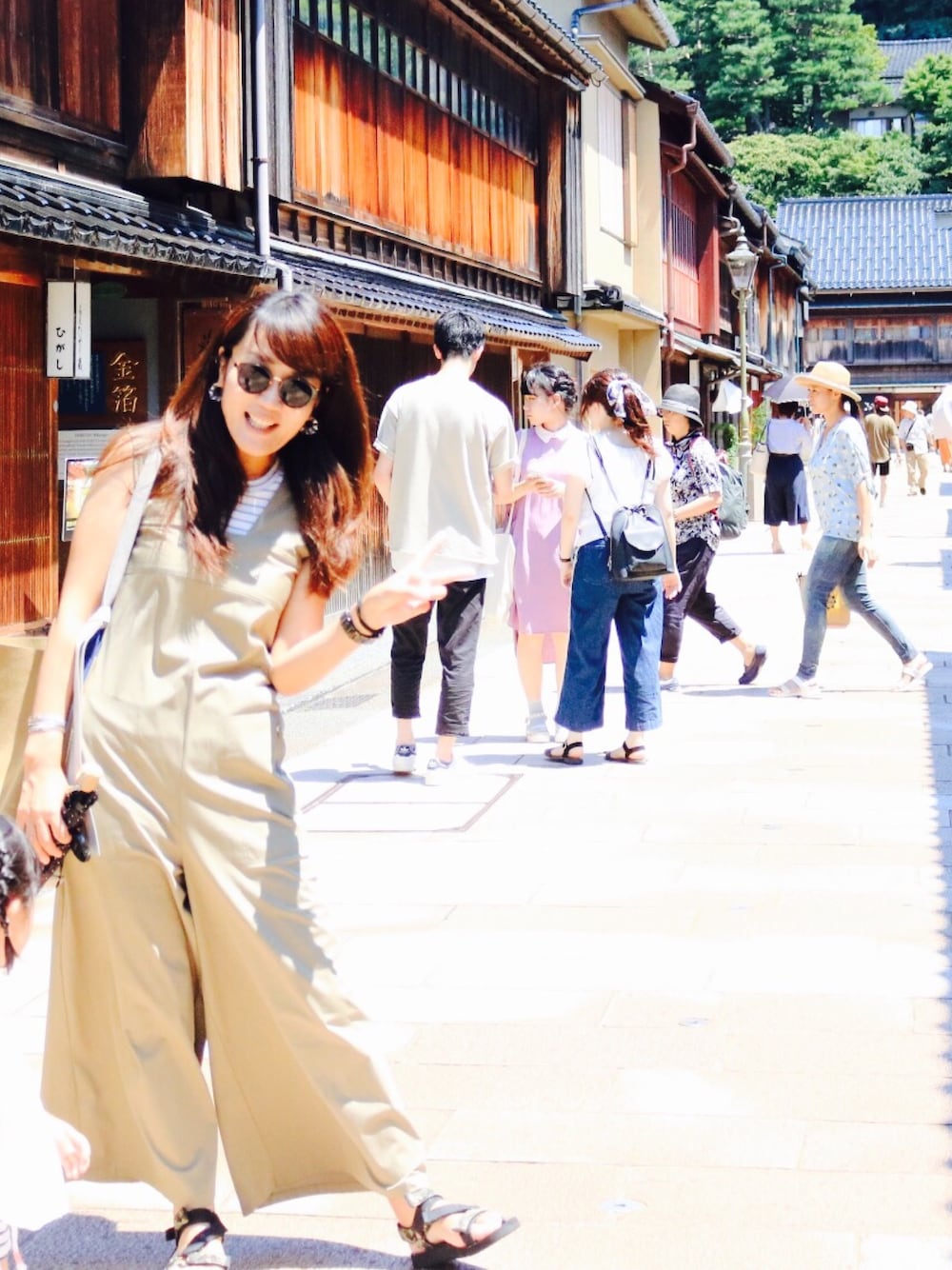 「休日スタイル、旅行、日焼け、オールインワン、オトナ女子、オトナカジュアル、シンプル」｜「TOMORROWLAND のアイテム（つなぎ/オールインワン、グリーン系）」を使った、megoooonさん（レディース・169cm）の夏コーディネートの1枚目の写真