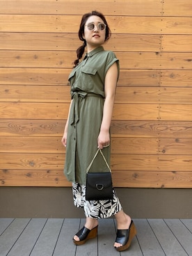 「Banana Republic（バナナリパブリック）のアイテム（ショルダーバッグ）」を使った、BANANAREPUBLICさん（レディース・160cm）の夏コーディネート