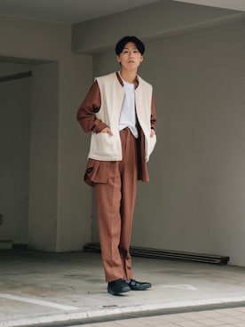 「アイテム（ベスト、ホワイト系）」を使った、kanayamataiseiさん（メンズ・177cm）の春コーディネート