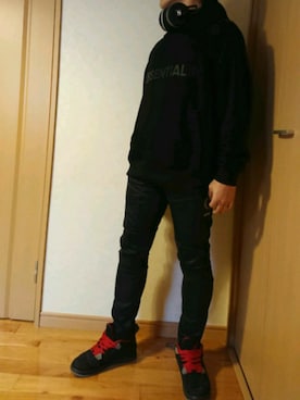 「FOG ESSENTIALS（エフオージーエッセンシャルズ）の【ESSENTIALS FEAR OF GOD】【ビッグシルエット】【ヘビーウエイト】ブランド ロゴ プリント プルオーバー パーカー/HOODIE(RMS)（パーカー、ブラック系）」を使った、haruさん（メンズ・172cm）の春コーディネート