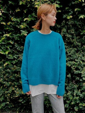 「クルーネックニット」｜吉田歩美さん（レディース・174cm）の冬コーディネート