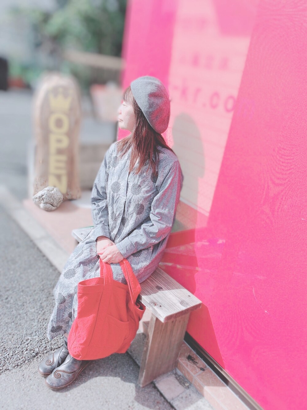 「50代コーデ、50代カジュアル、Live in comfort、sunnyclouds、NAOT、お散歩」｜「Sunny cloudsのアイテム（ワンピース、グレー系）」を使った、miyuさん（レディース・158cm）の秋コーディネートの1枚目の写真