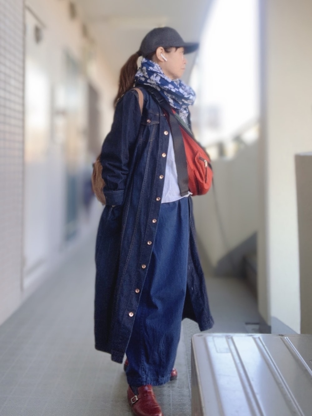 「春、50代カジュアル、50代コーデ、50代ファッション、kazumi、kazumi respect、kazumiちゃん大好き、kazumiコラボ」｜「PUMAのPUMA プーマ ゴルフ ウィメンズ P キャップ（キャップ、グレー系）」を使った、miyuさん（レディース・158cm）の春コーディネートの1枚目の写真