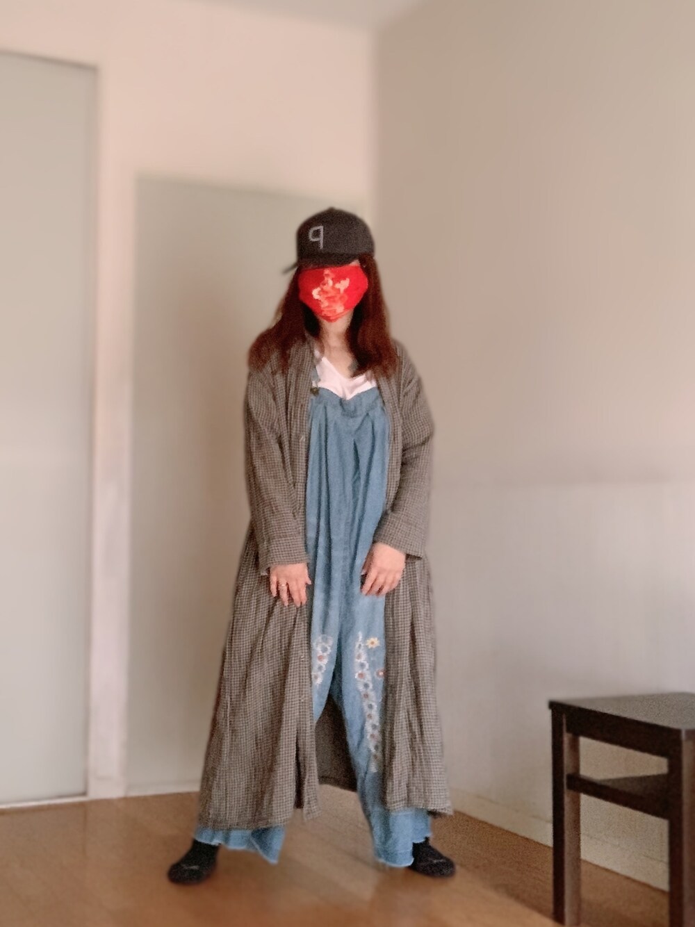 「休日スタイル、ラフ、オーバーサイズ、kazumi、kazumi respect、kazumiちゃん大好き、kazumiちゃんになりたい、50代コーデ、50代ファッション、ワンポイント赤」｜「PUMAのPUMA プーマ ゴルフ P 110 スナップバック キャップ（キャップ、グレー系）」を使った、miyuさん（レディース・158cm）の春コーディネートの1枚目の写真