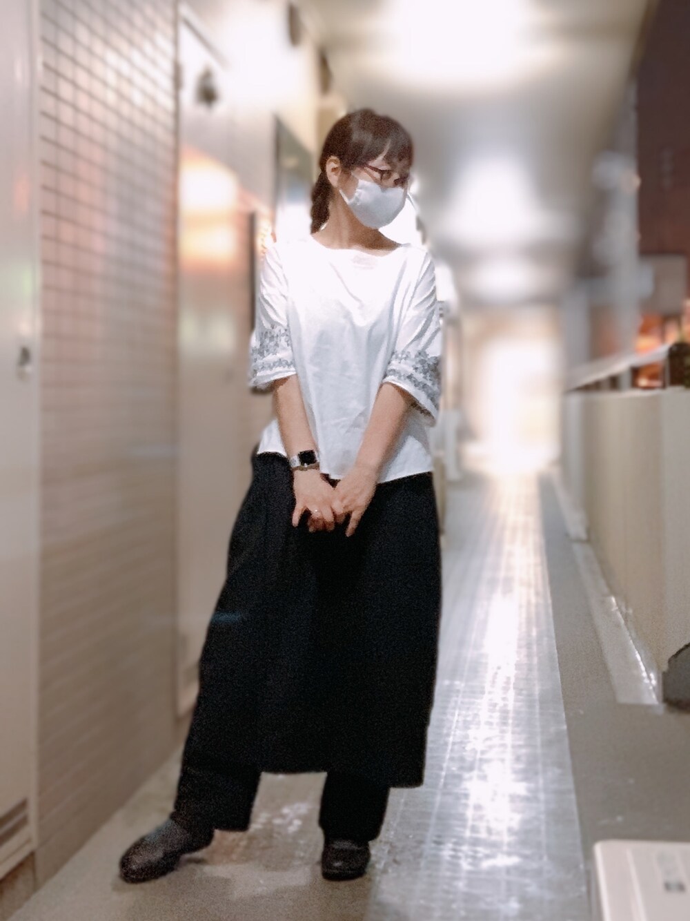 「ラクチンコーデ、今日のコーデ、kazumi、kazumi respect、kazumiちゃん大好き、kazumiちゃんになりたい、50代カジュアル、50代コーデ、50代ファッション、イカスミ」｜「Sunny cloudsのサニークラウズ　幾何学模様の刺しゅうトップス〈レディース〉（シャツ/ブラウス、ホワイト系）」を使った、miyuさん（レディース・158cm）の夏コーディネートの1枚目の写真