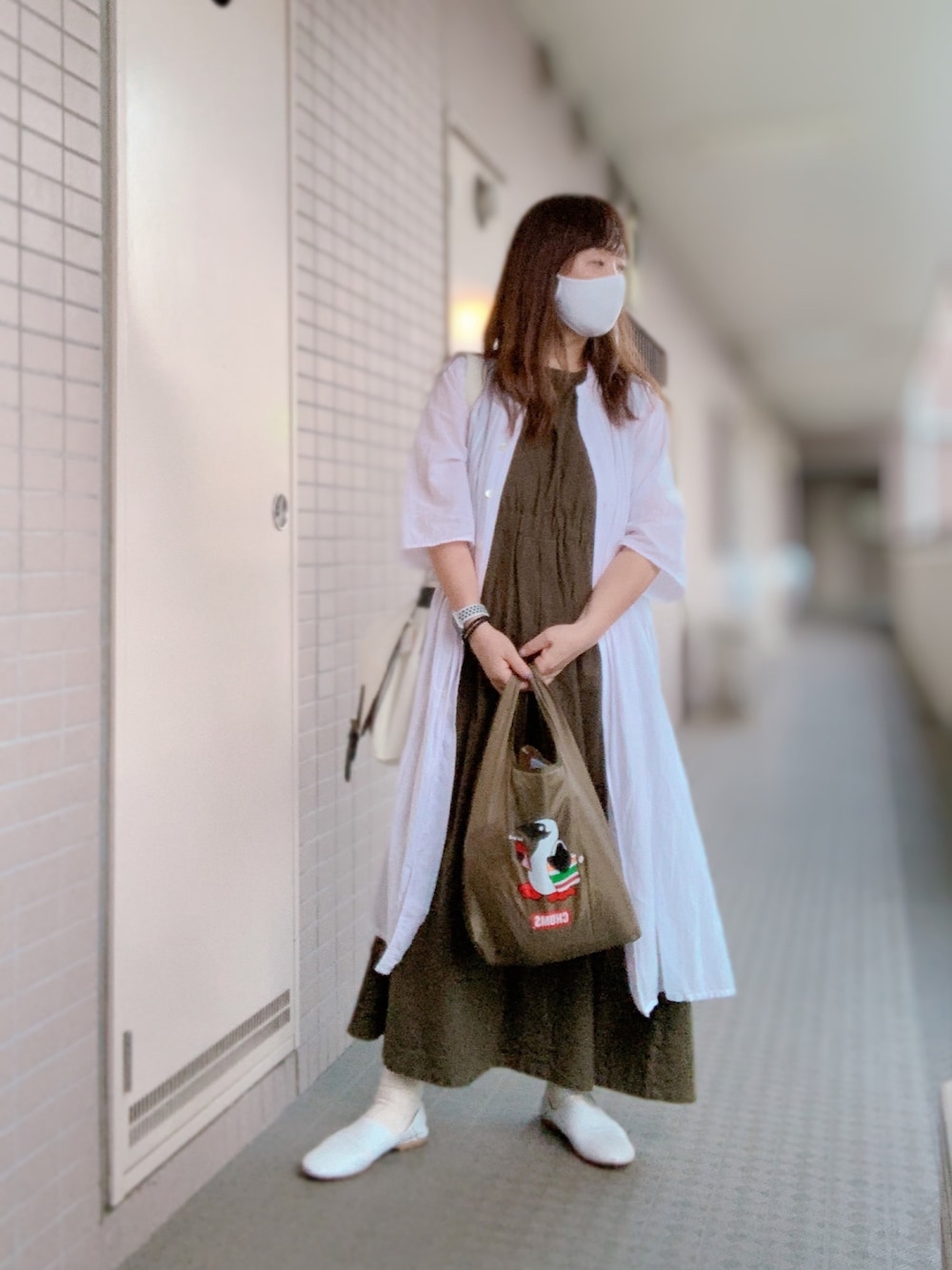 「50代カジュアル、50代コーデ、50代ファッション、kazumi、kazumi respect、kazumiちゃん大好き、kazumiちゃんになりたい、FELISSIMO、夏コーデ、ホワイトコーデ」｜「Sunny cloudsのサニークラウズ　ｆｅａｔ．Ｓｈｕｔｔｌｅ　Ｎｏｔｅｓ　クリオネみたいなワンピース〈レディース〉（ワンピース、ホワイト系）」を使った、miyuさん（レディース・158cm）の夏コーディネートの1枚目の写真