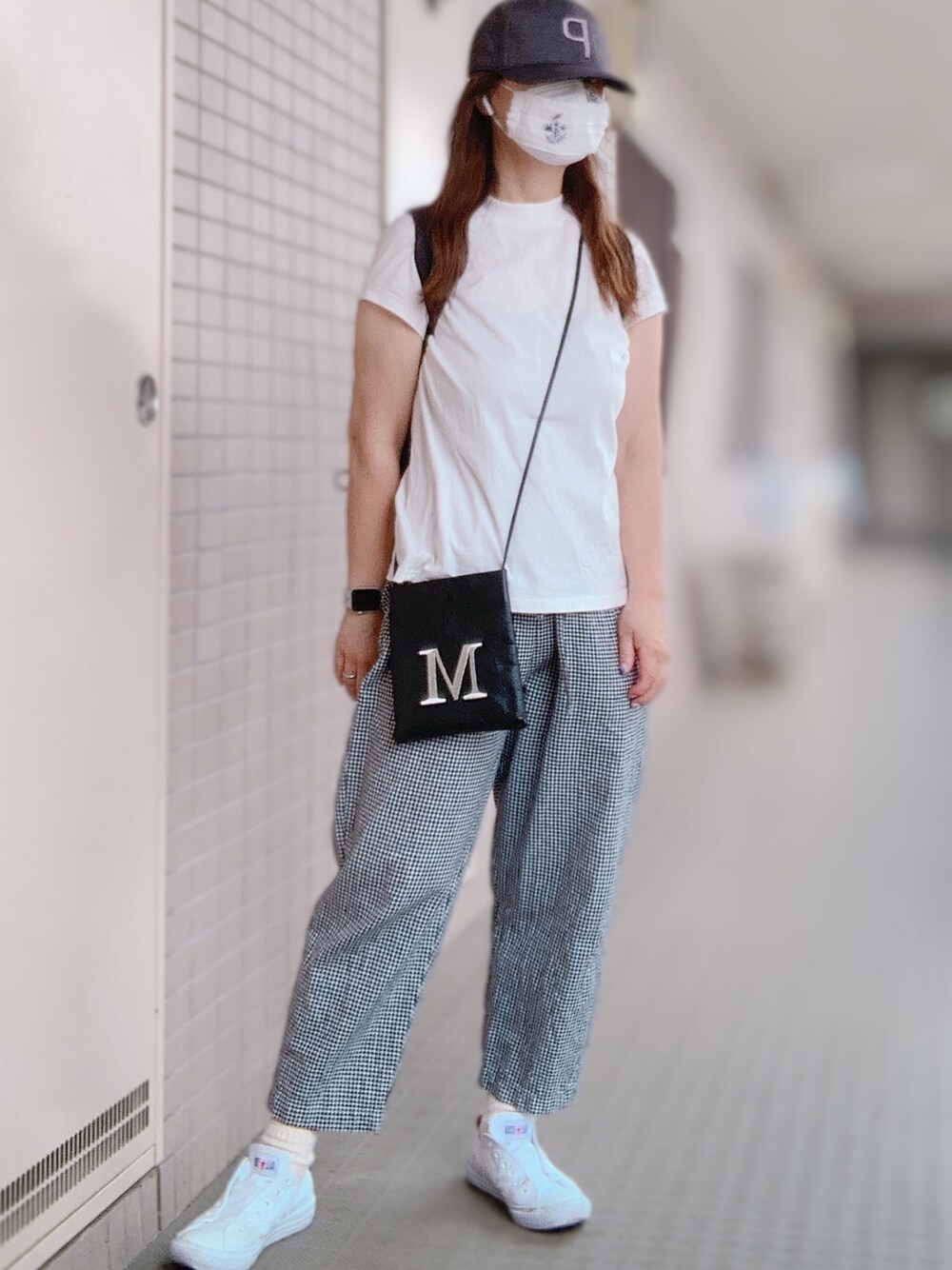 「シンプルコーデ、50代コーデ、50代ファッション、50代カジュアル、kazumi、kazumi respect、kazumiちゃん大好き、kazumiちゃんになりたい、kazumiコラボ、kazumiさん」｜「classicalelfの無地ミドル丈クルーネックフレンチラグランモックネックTシャツ(半袖)（Tシャツ/カットソー、ブラック系）」を使った、miyuさん（レディース・158cm）の夏コーディネートの1枚目の写真
