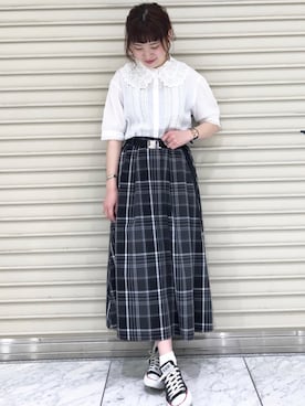 「CONVERSE（コンバース）のアイテム（スニーカー、ブラック系）」を使った、Risako Nakaさん（レディース・160cm）の夏コーディネート