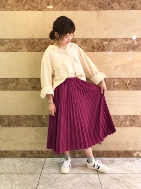 「w closet（ダブルクローゼット）のアイテム（スカート、パープル系）」を使った、Risako Nakaさん（レディース・160cm）の夏コーディネート