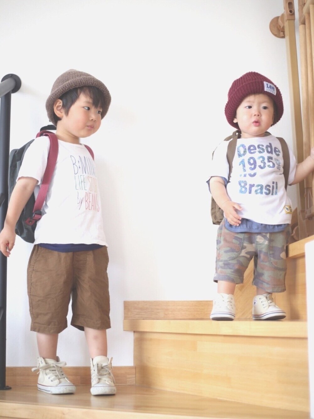 「リンクコーデ、ドラフトリー、ドラフトシップスキッズ、白Tシャツ、Tシャツフェス、カンケン、トンガリ帽子」｜「Leeのアイテム（ニットキャップ/ビーニー、レッド系）」を使った、takeさん（キッズ・90cm）の夏コーディネートの1枚目の写真