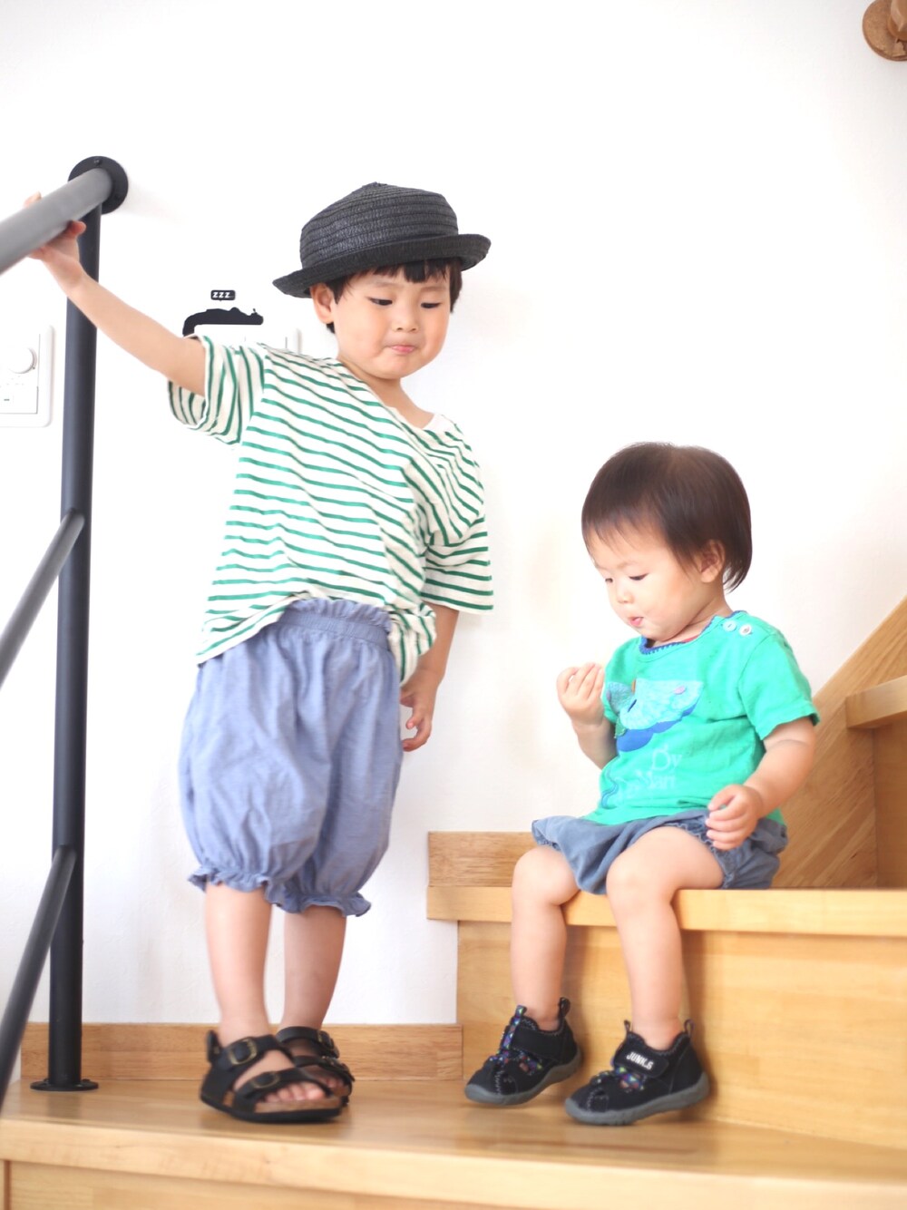 「リンクコーデ、monmimi、韓国子供服、ボーダートップス、かぼちゃパンツ」｜「RAGMARTのアイテム（Tシャツ/カットソー、グリーン系）」を使った、takeさん（キッズ・90cm）の夏コーディネートの1枚目の写真