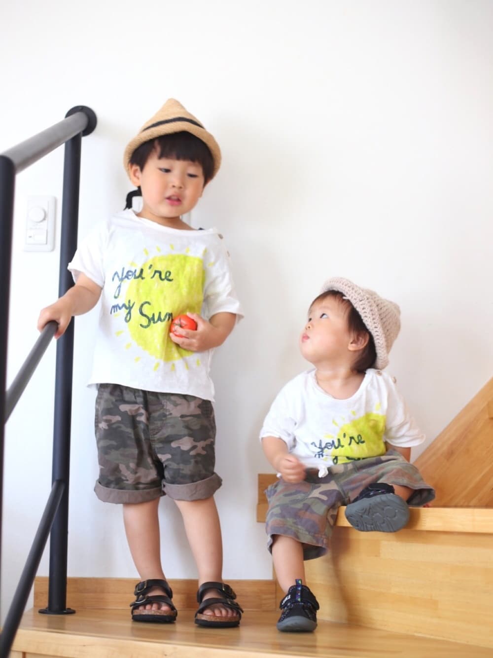 「カモフラ、リンクコーデ、夏コーデ」｜「ZARAのアイテム（Tシャツ/カットソー、ホワイト系）」を使った、takeさん（キッズ・90cm）の夏コーディネートの1枚目の写真