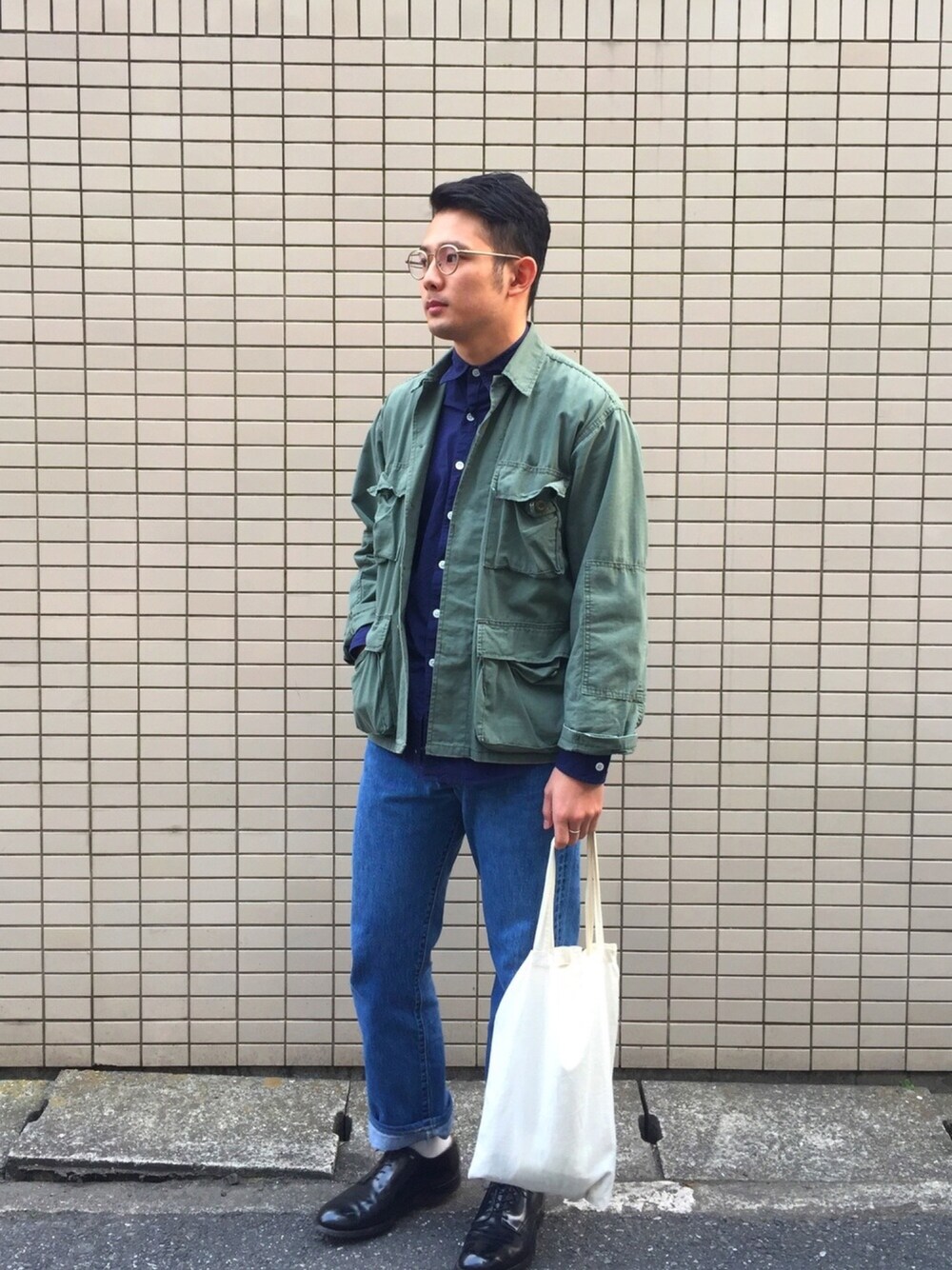 「古着、used、Steven Alan、Levi's、リーバイス、デニム、革靴、白ソックス、春コーデ、春」｜「Steven Alanのアイテム（シャツ/ブラウス、ブルー系）」を使った、Kohei Eguchiさん（メンズ・175cm）の春コーディネートの1枚目の写真