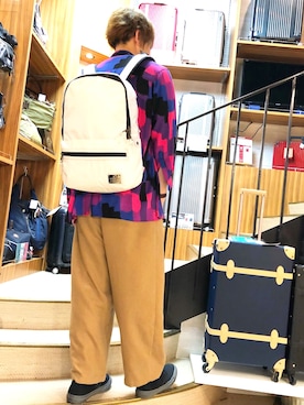「アイテム（バックパック/リュック、ホワイト系）」を使った、HIDEさん（メンズ・180cm）の秋コーディネート