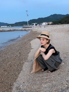 「ストローハット」｜「アイテム（サロペット/オーバーオール）」を使った、よちさん（レディース・157cm）の夏コーディネート