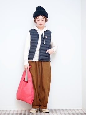 「DANTON（ダントン）のアイテム（ダウンベスト）」を使った、よちさん（レディース・157cm）の秋コーディネート