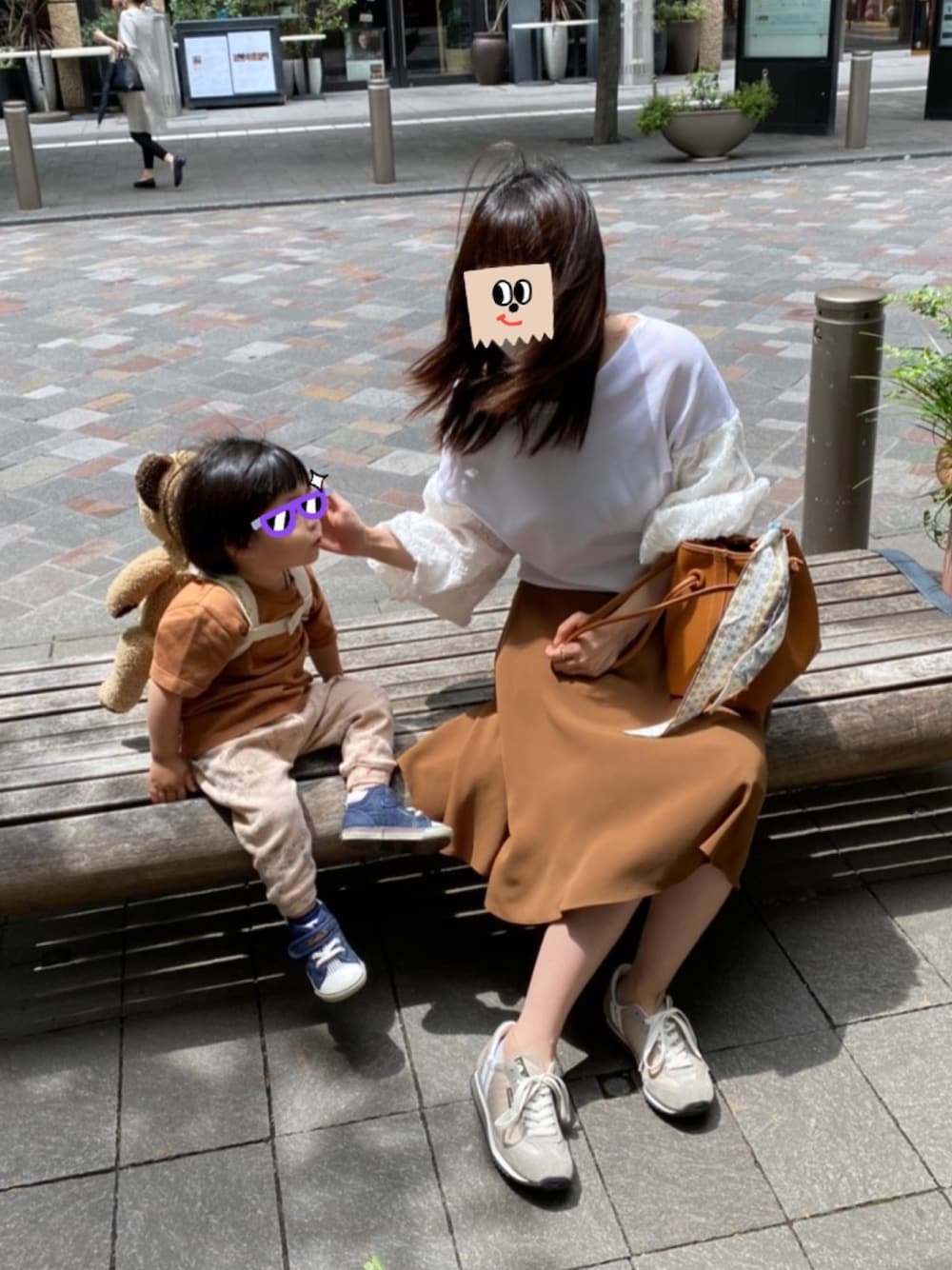 「丸の内、ブラウンコーデ、こどもコーデ、子供とリンクコーデ、パトリックスニーカー、スニーカー×スカート、大人カジュアル、きれいめカジュアル、VASIC、Patrick」｜「CELFORDのアイテム（トップス、ホワイト系）」を使った、yuna15さん（レディース・149cm）の春コーディネートの1枚目の写真