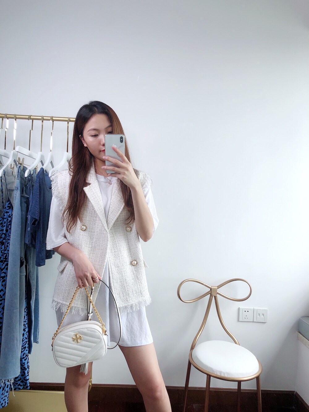「ootd、日系极简、连衣裙、女人味、基础款」｜「晓梦梦的工作室のアイテム（その他アウター、ホワイト系）」を使った、晓梦梦さん（レディース・164cm）の夏コーディネートの1枚目の写真