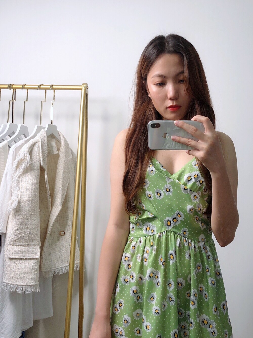 「ootd、夏、休闲、连衣裙、女人味、韩系、吊带裙」｜「晓梦梦的工作室のアイテム（スカート、グリーン系）」を使った、晓梦梦さん（レディース・164cm）の夏コーディネートの1枚目の写真