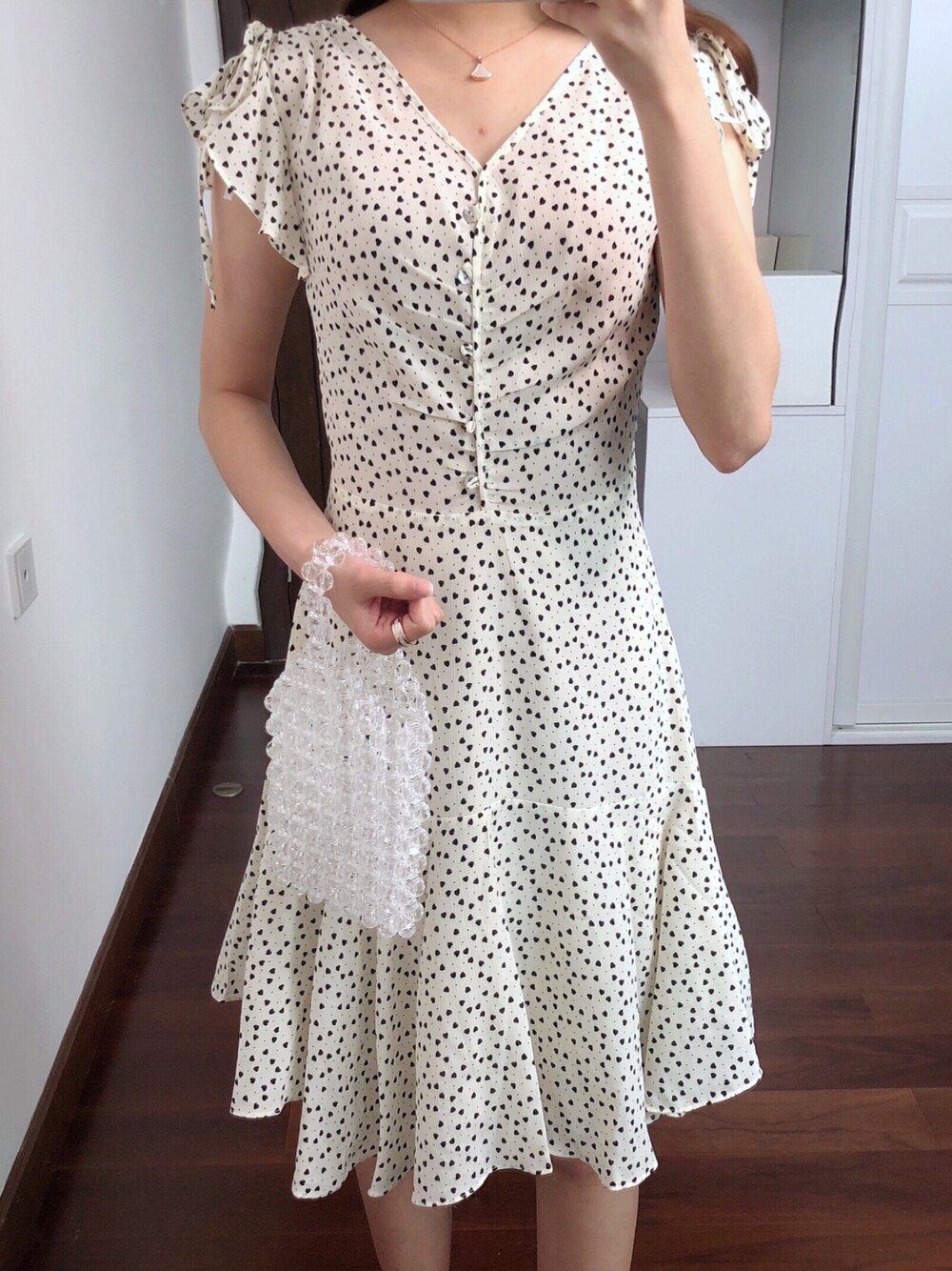 「夏、ootd、休闲、复古、国潮、日系极简、连衣裙、女人味、通勤穿搭、韩系」｜「晓梦梦的工作室のアイテム（スカート、ホワイト系）」を使った、晓梦梦さん（レディース・164cm）の夏コーディネートの1枚目の写真