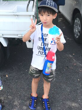 「BeBe（ベベ）のアイテム（キャップ）」を使った、みなとさん（キッズ・110cm）の夏コーディネート