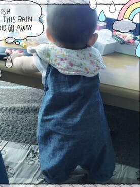 「西松屋（ニシマツヤ）のアイテム（Tシャツ/カットソー、ホワイト系）」を使った、marimoさん（キッズ・80cm）の冬コーディネート