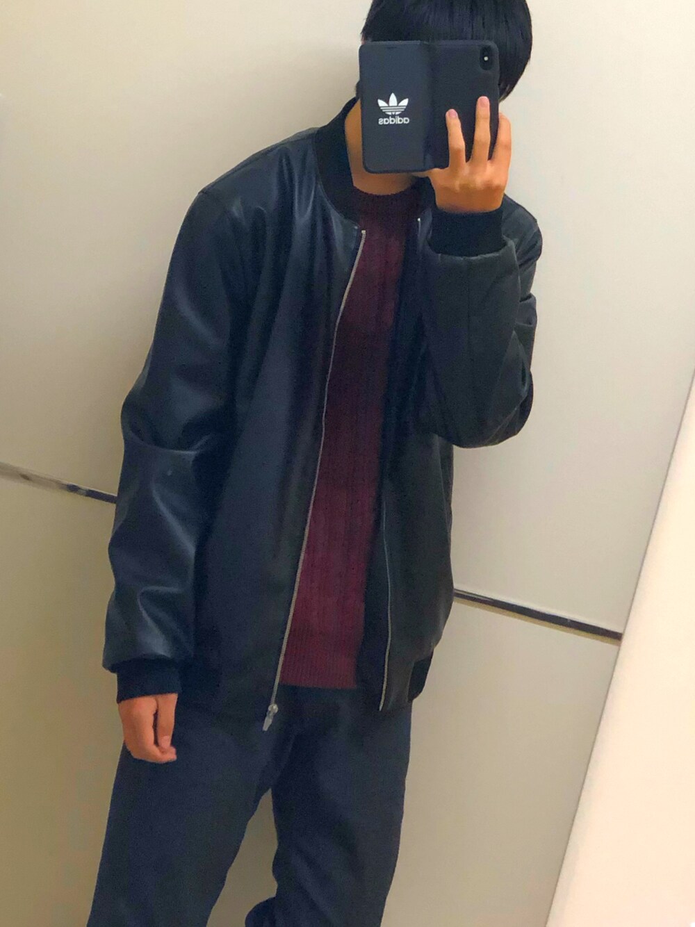 「GU、シンプル、革ジャン、ニット、いいね返し」｜「GUのアイテム（ニット/セーター、レッド系）」を使った、りょーがさん（メンズ・168cm）の冬コーディネートの1枚目の写真